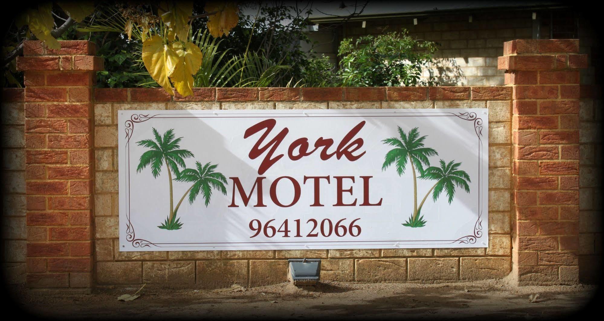 York'S Boutique Motel מראה חיצוני תמונה